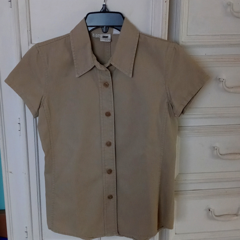 Cotton button down ladies shirt. DKNY Classic, size 2